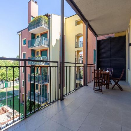 The Best Rent - Spacious Three-Bedroom Apartment With Terrace Milánó Kültér fotó