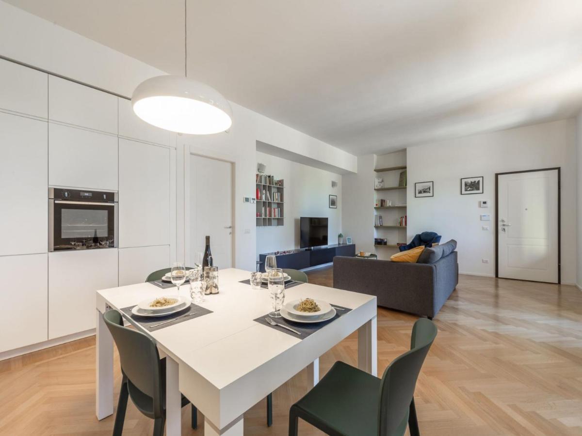 The Best Rent - Spacious Three-Bedroom Apartment With Terrace Milánó Kültér fotó
