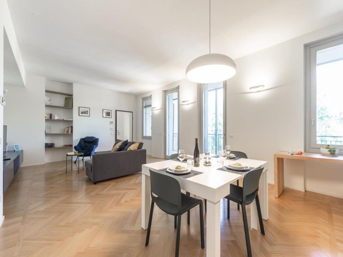 The Best Rent - Spacious Three-Bedroom Apartment With Terrace Milánó Kültér fotó