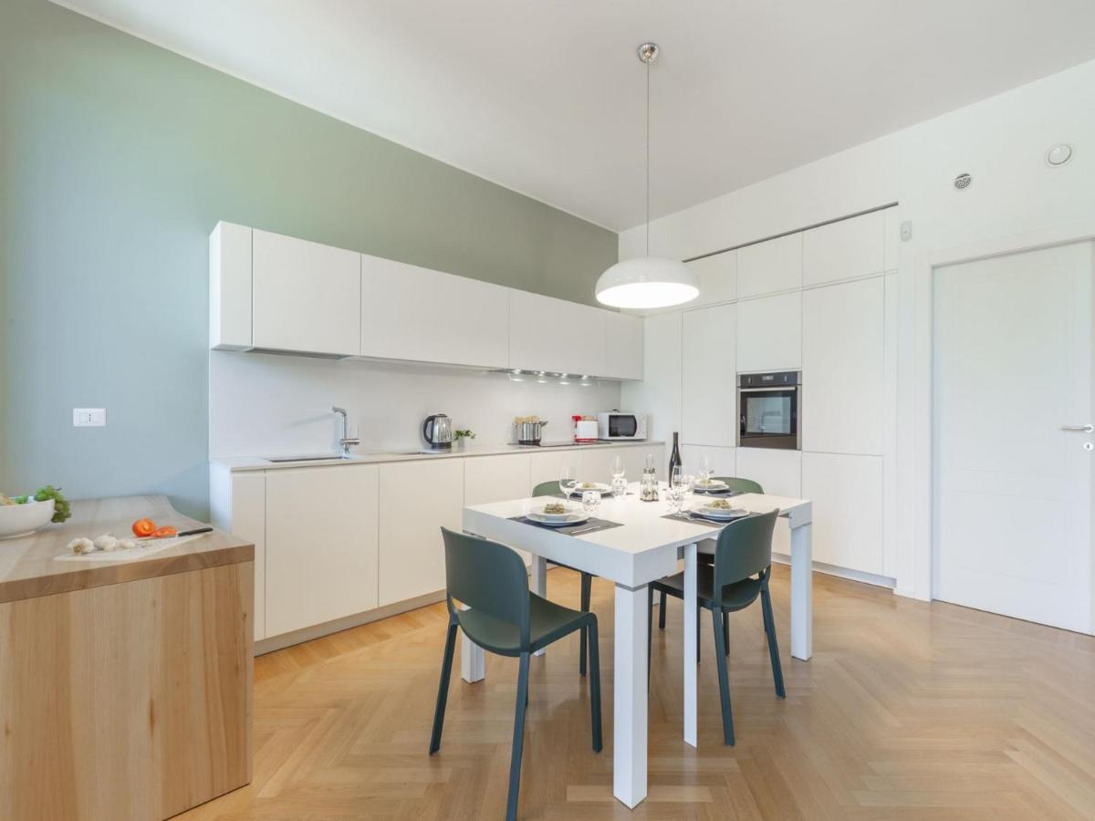 The Best Rent - Spacious Three-Bedroom Apartment With Terrace Milánó Kültér fotó